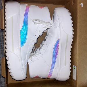 White womens sneakers